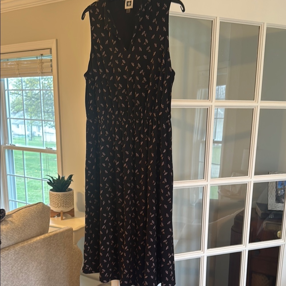 Elegant Black Sleeveless Dress